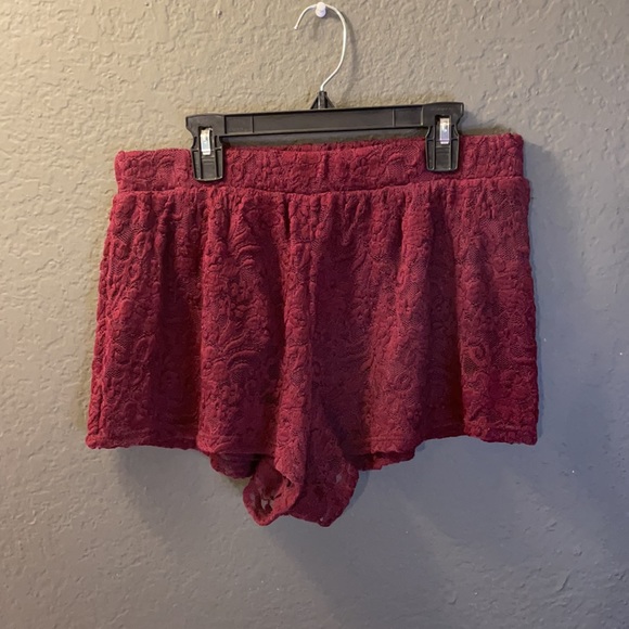 Flouncy Burgundy Lace Stretch Shorts - Picture 3 of 3